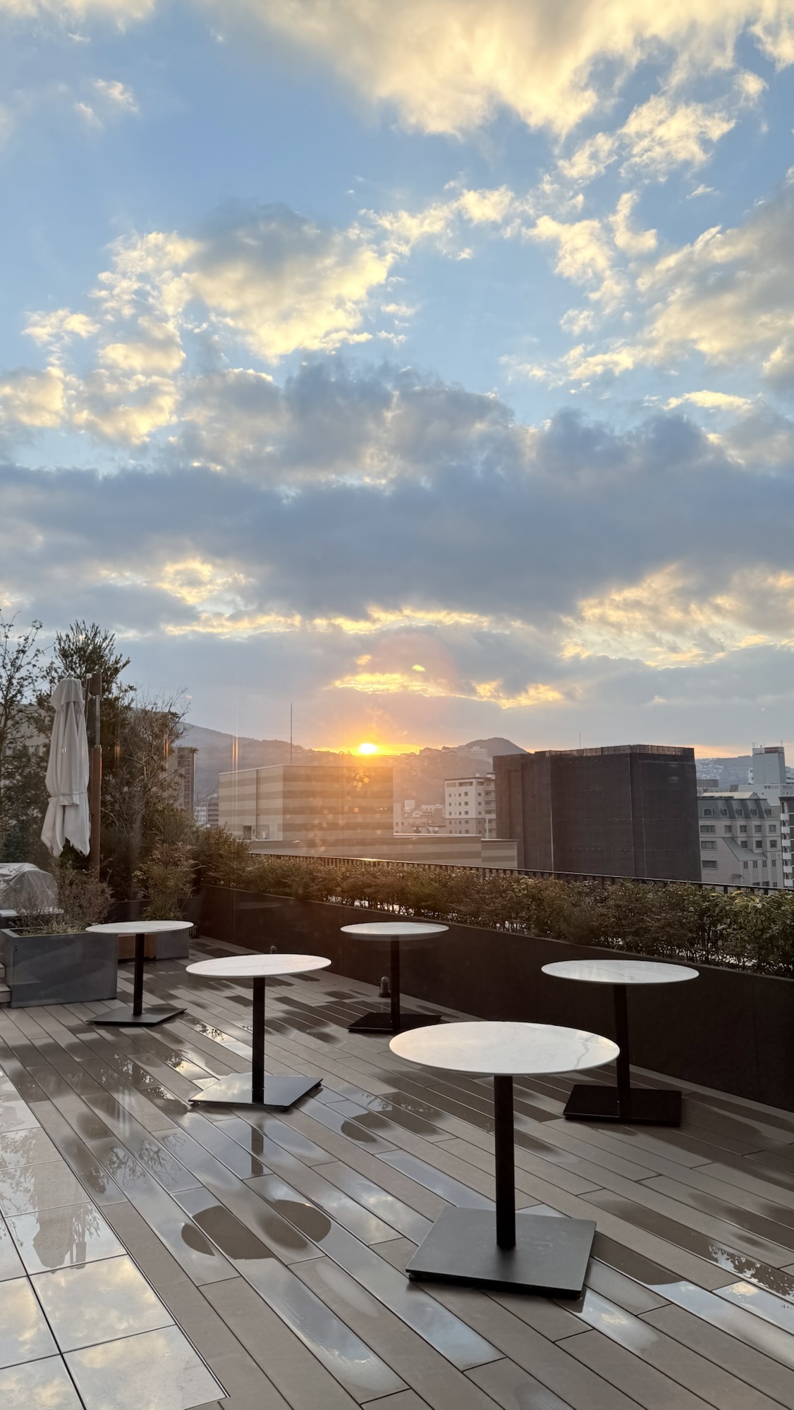 ラウンジテラスからの夕景