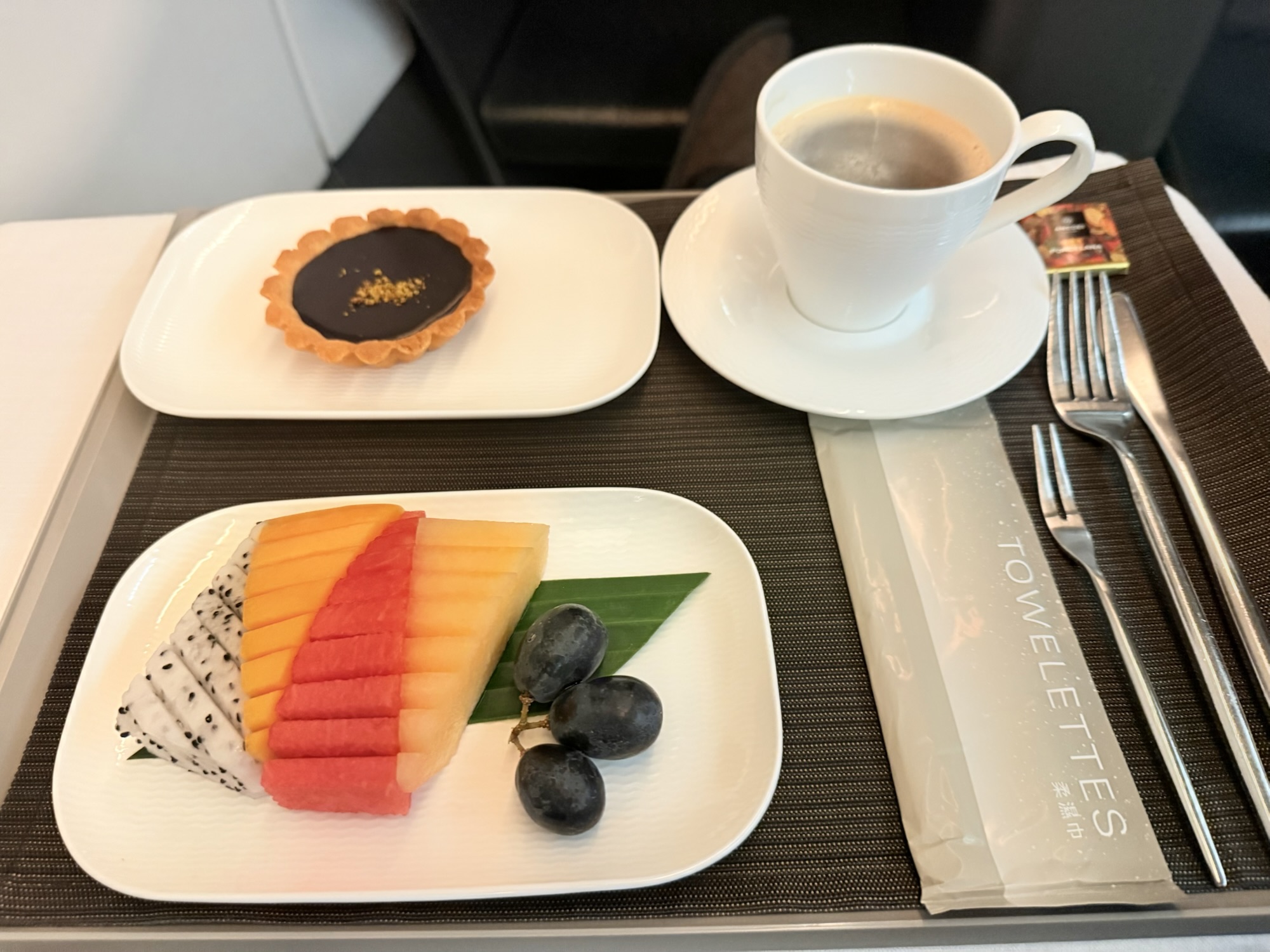 スターラックス航空 ビジネスクラス 機内食 デザートとコーヒー