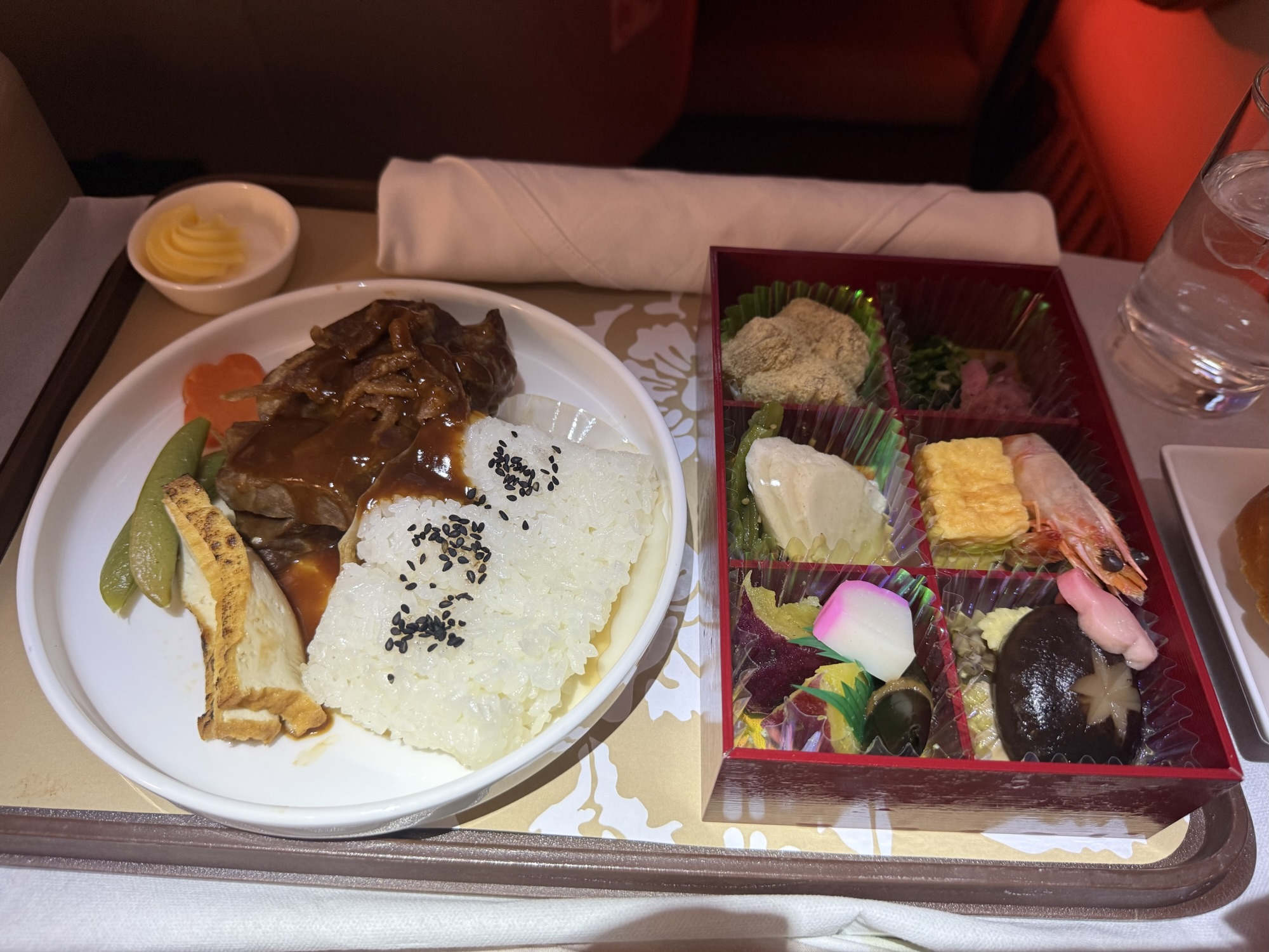 上海航空ビジネスクラスの和食機内食