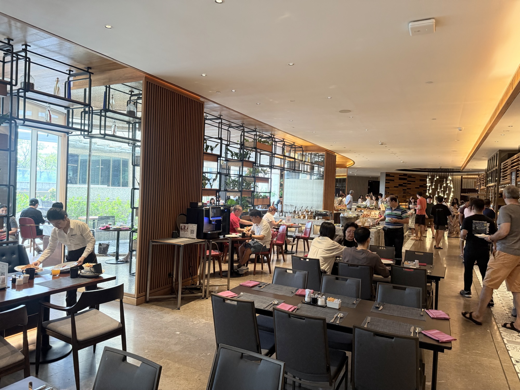 Brasserie Nam 内観