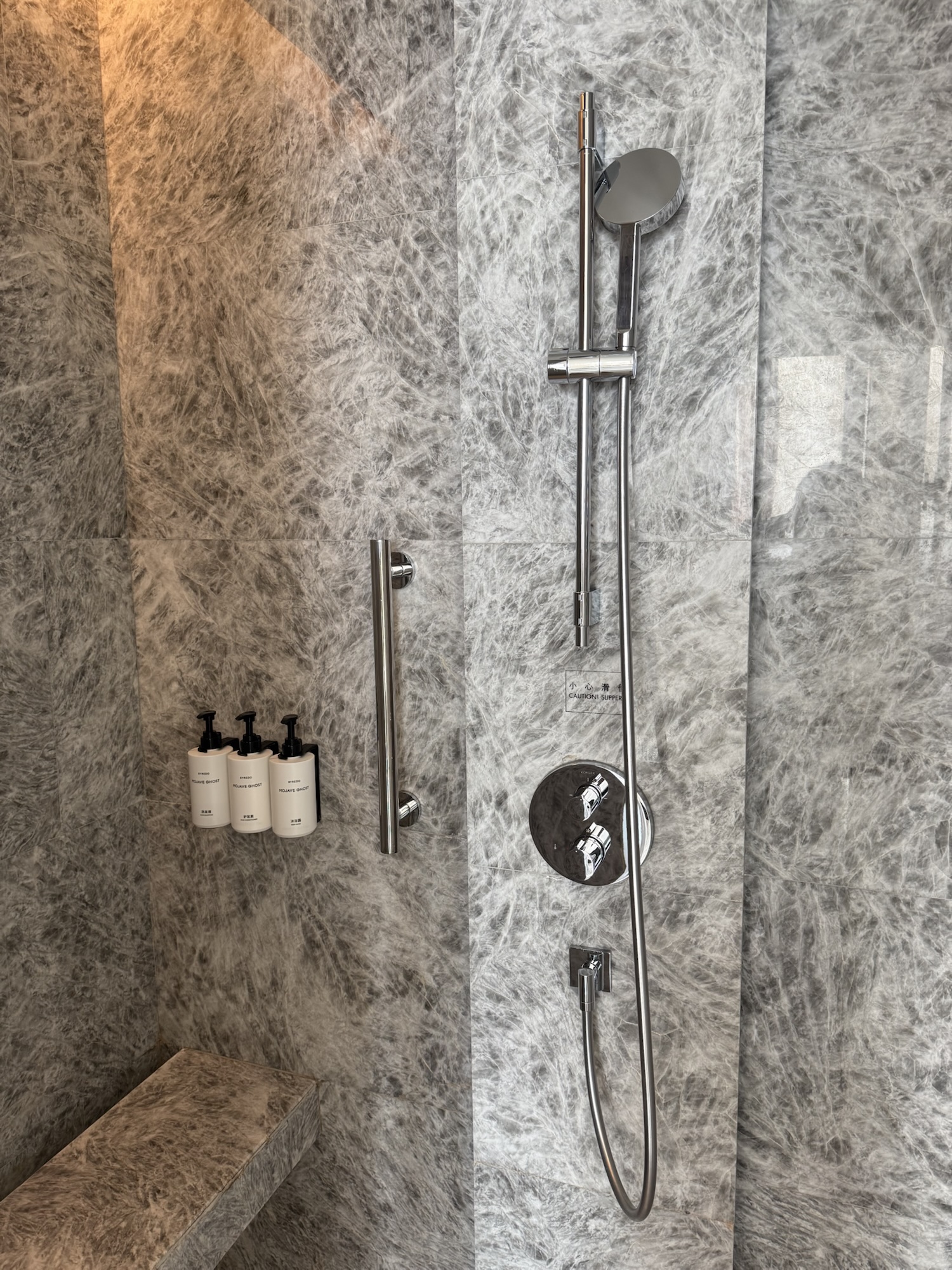 シャワーブース