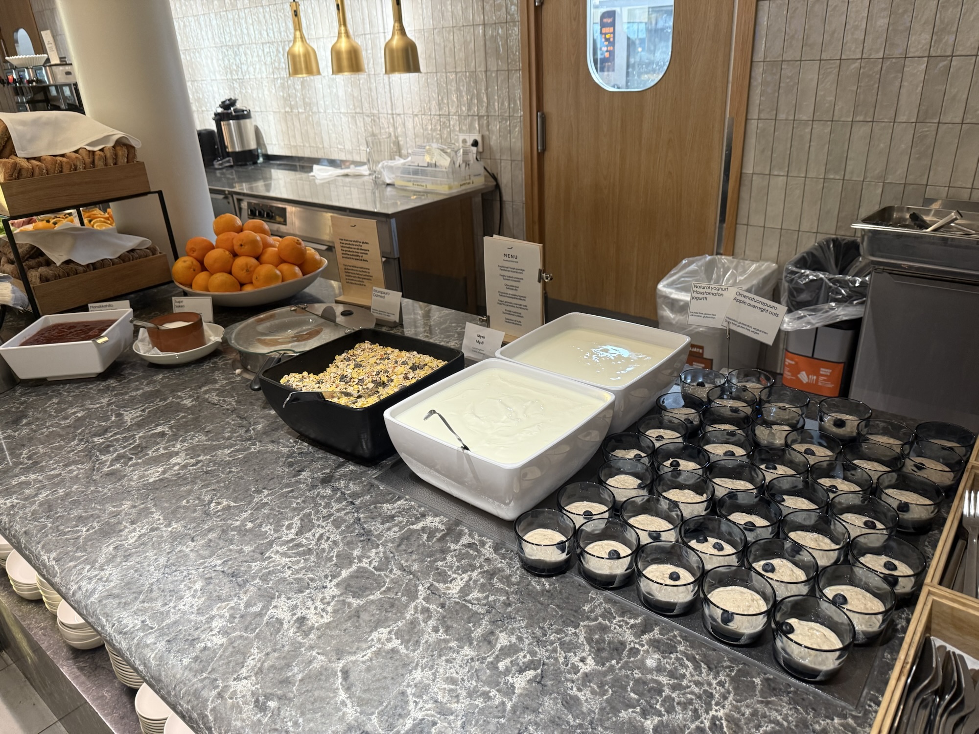 ヨーグルトとベリー