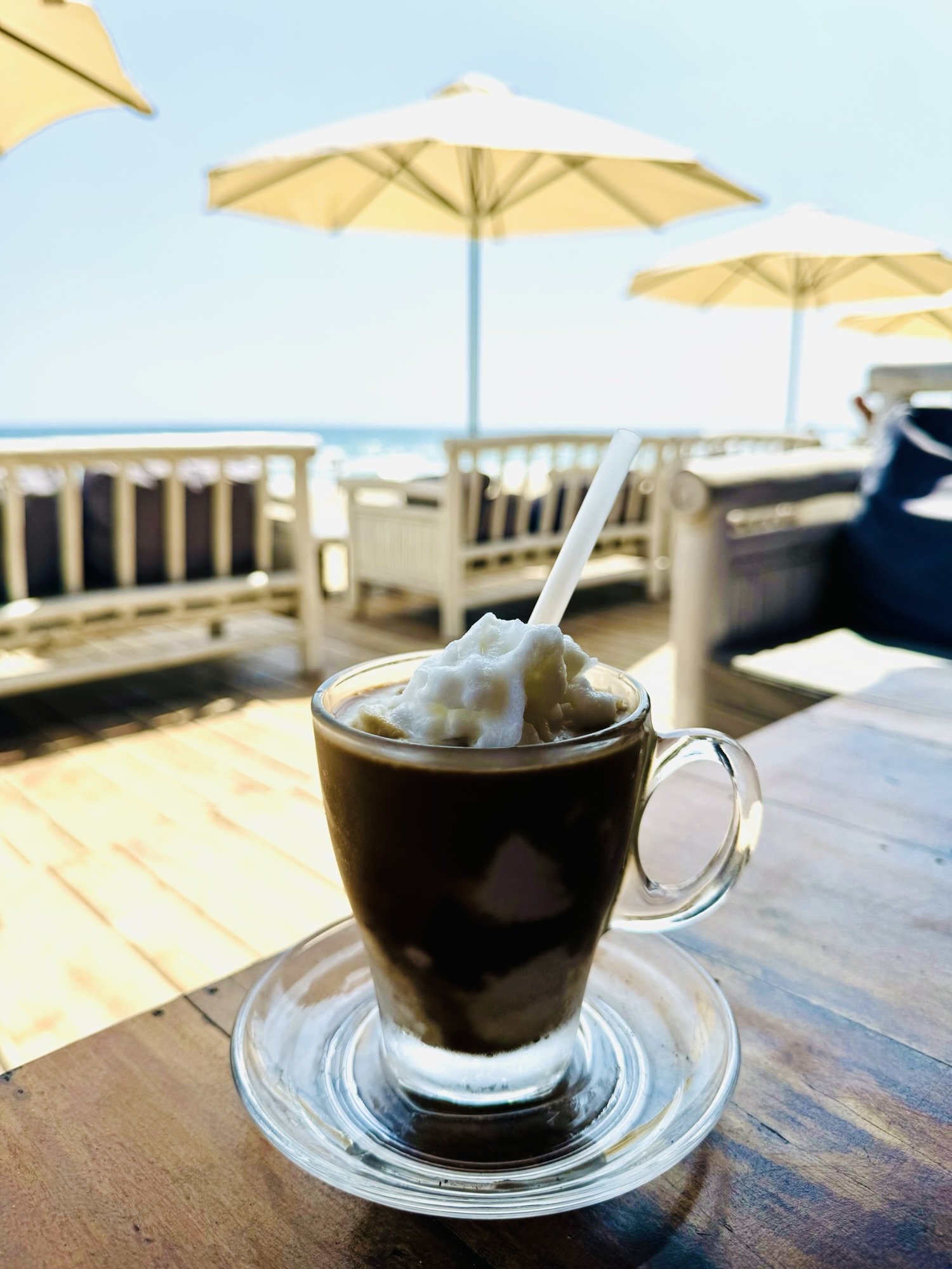 Maia Beach Barのココナッツコーヒー