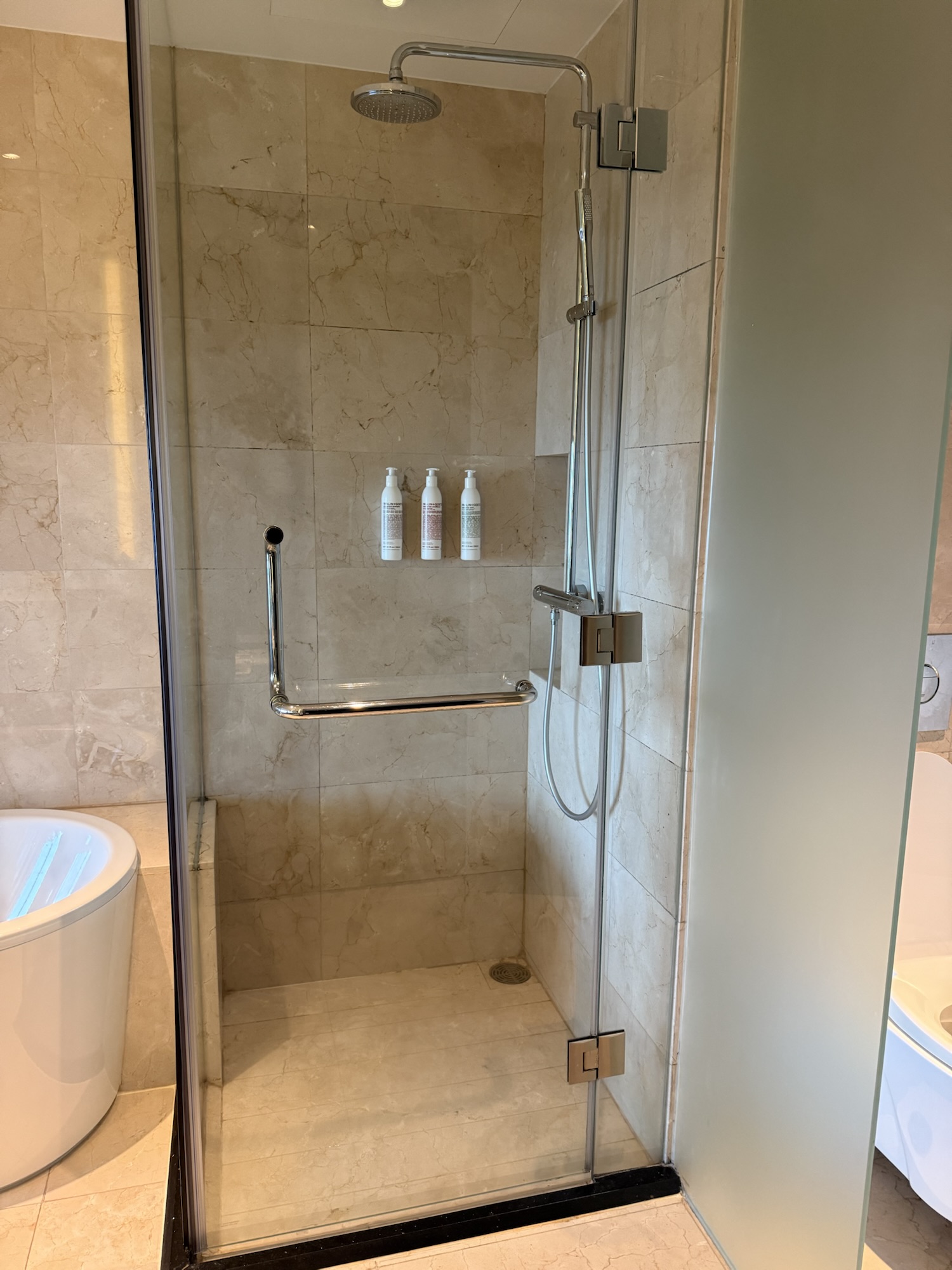 シャワーブース