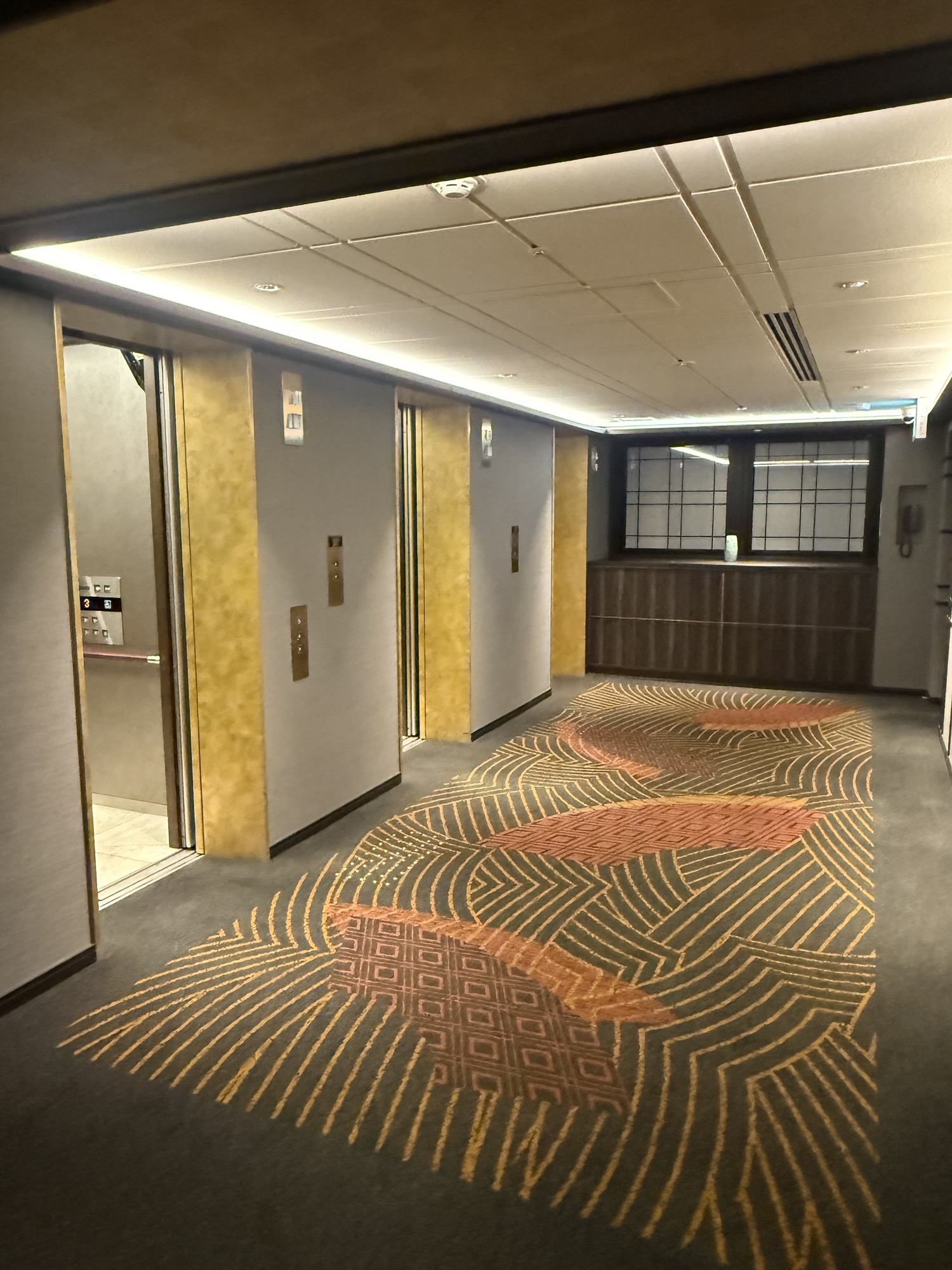 エレベーターホール