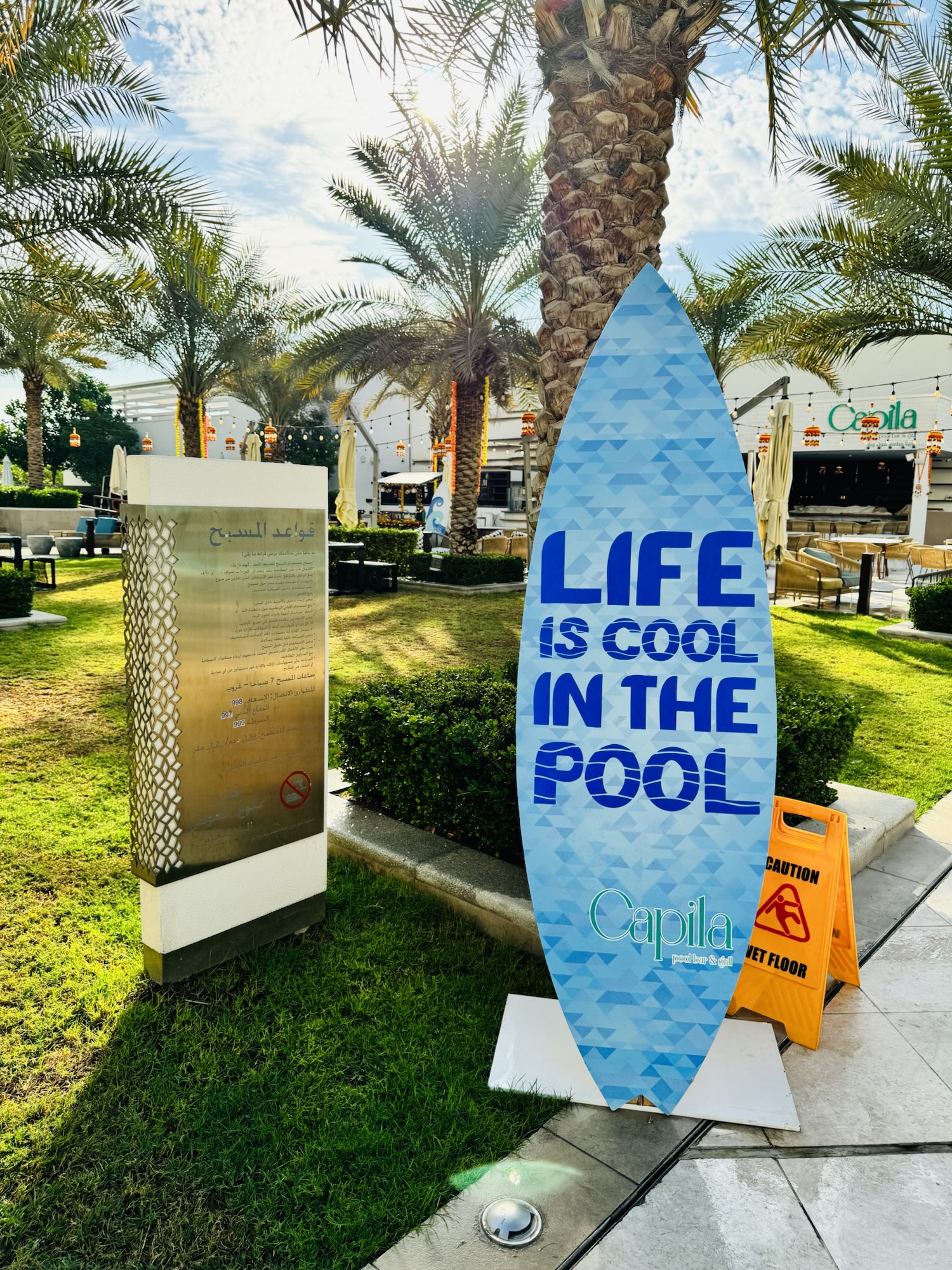 サーフボードの看板