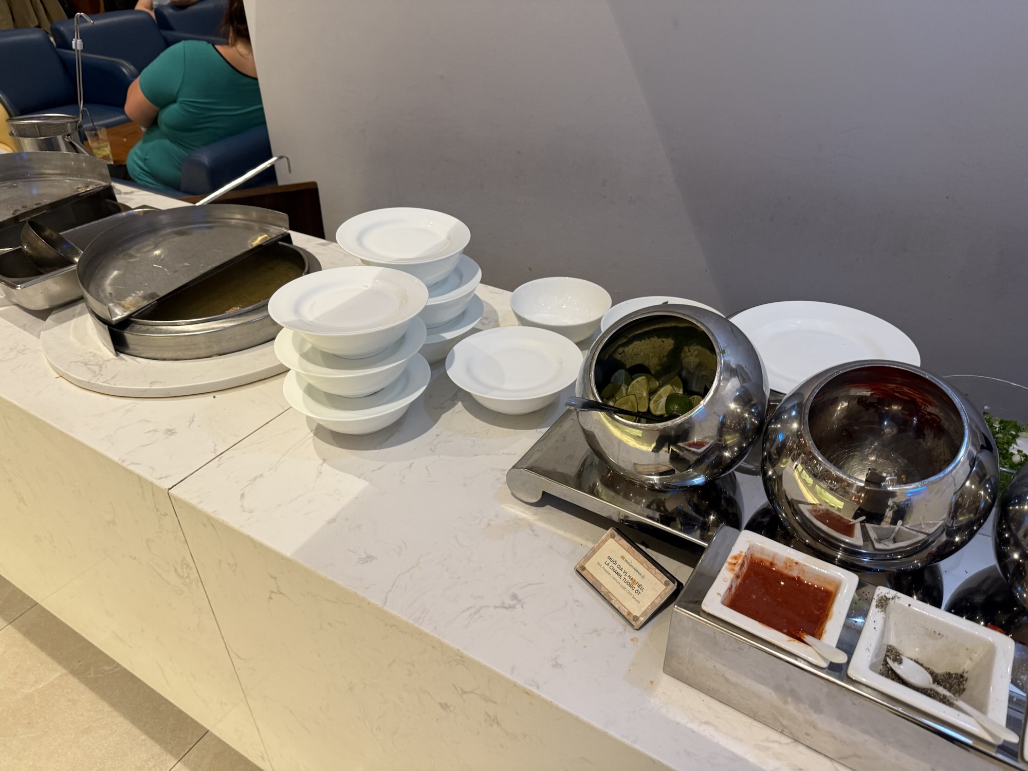 Lotus LoungeのBún Bò（牛肉ライスヌードルスープ）