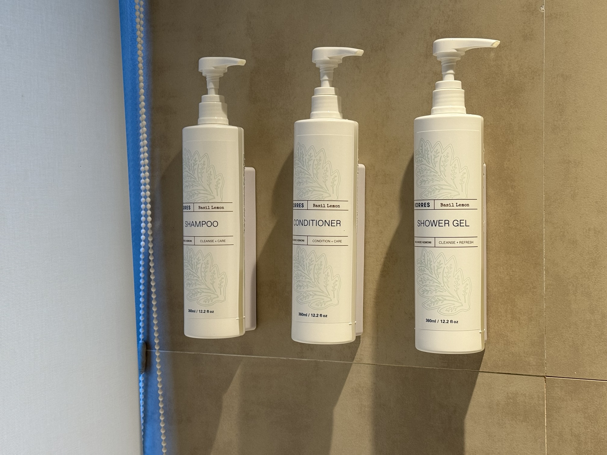KORRESバジルレモンアメニティ3本、シャワーウォール設置