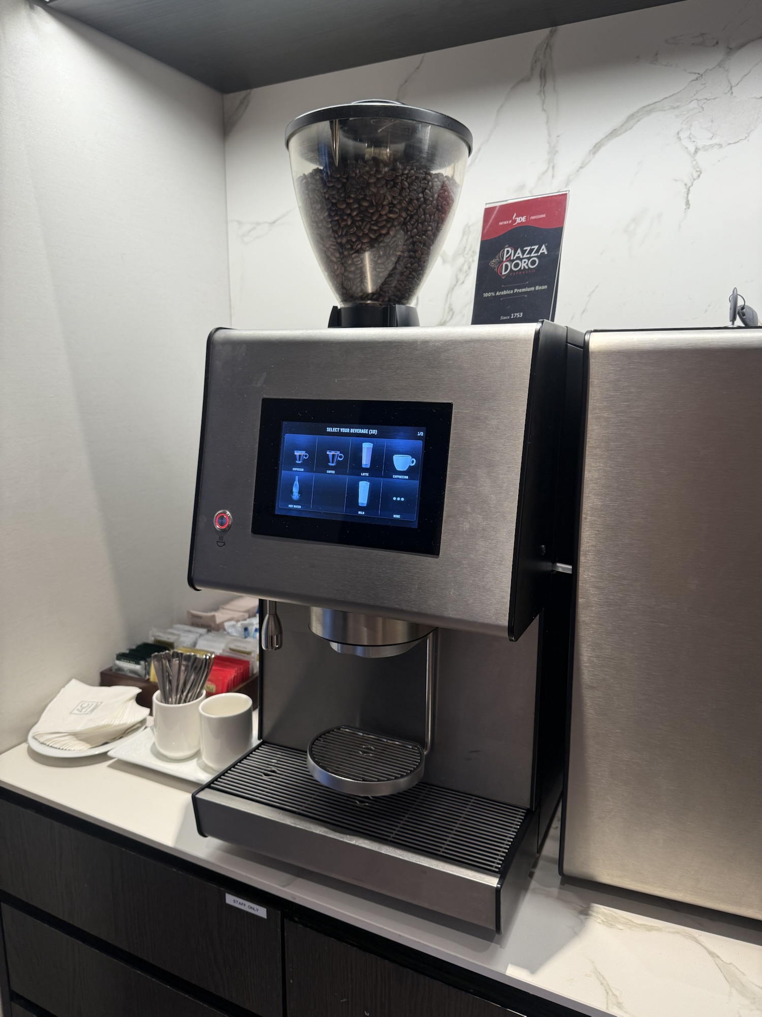 朝食会場のPiazza d'Oroエスプレッソマシン