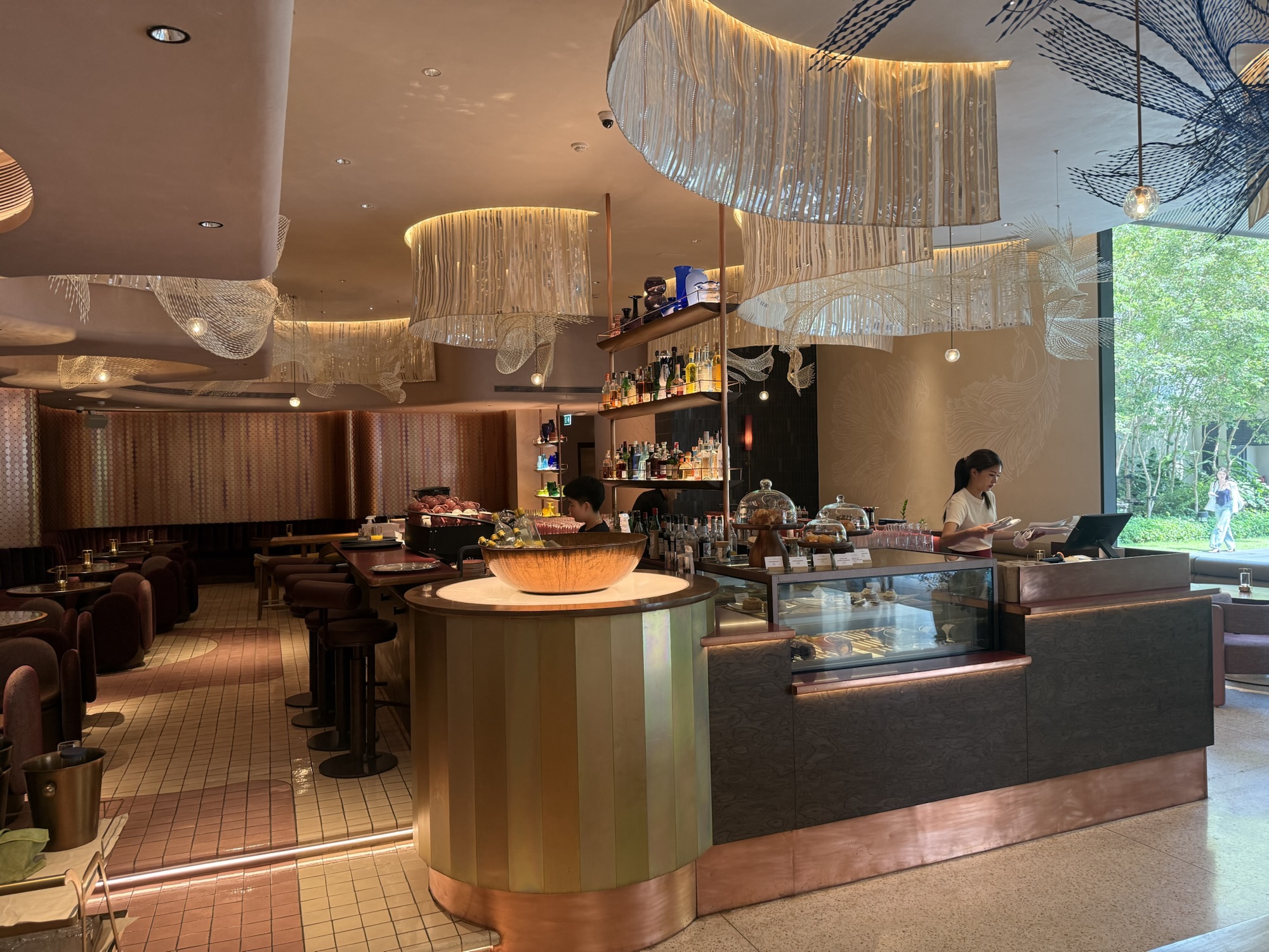 KROMO Bangkok レストランColette内観