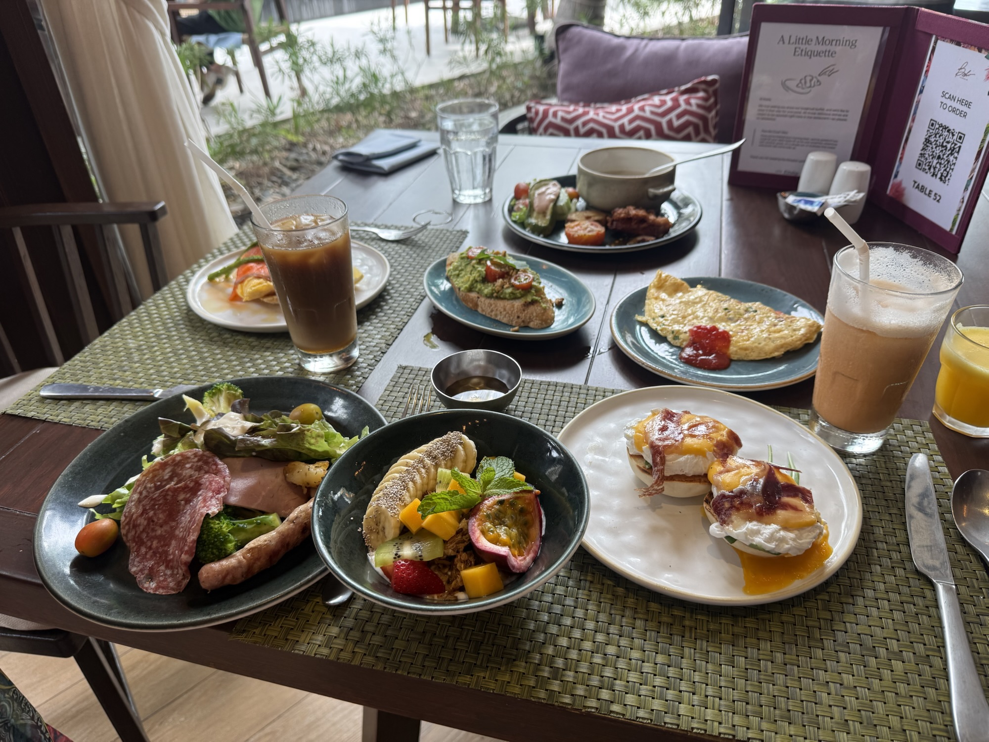 ビュッフェとアラカルトを組み合わせた朝食