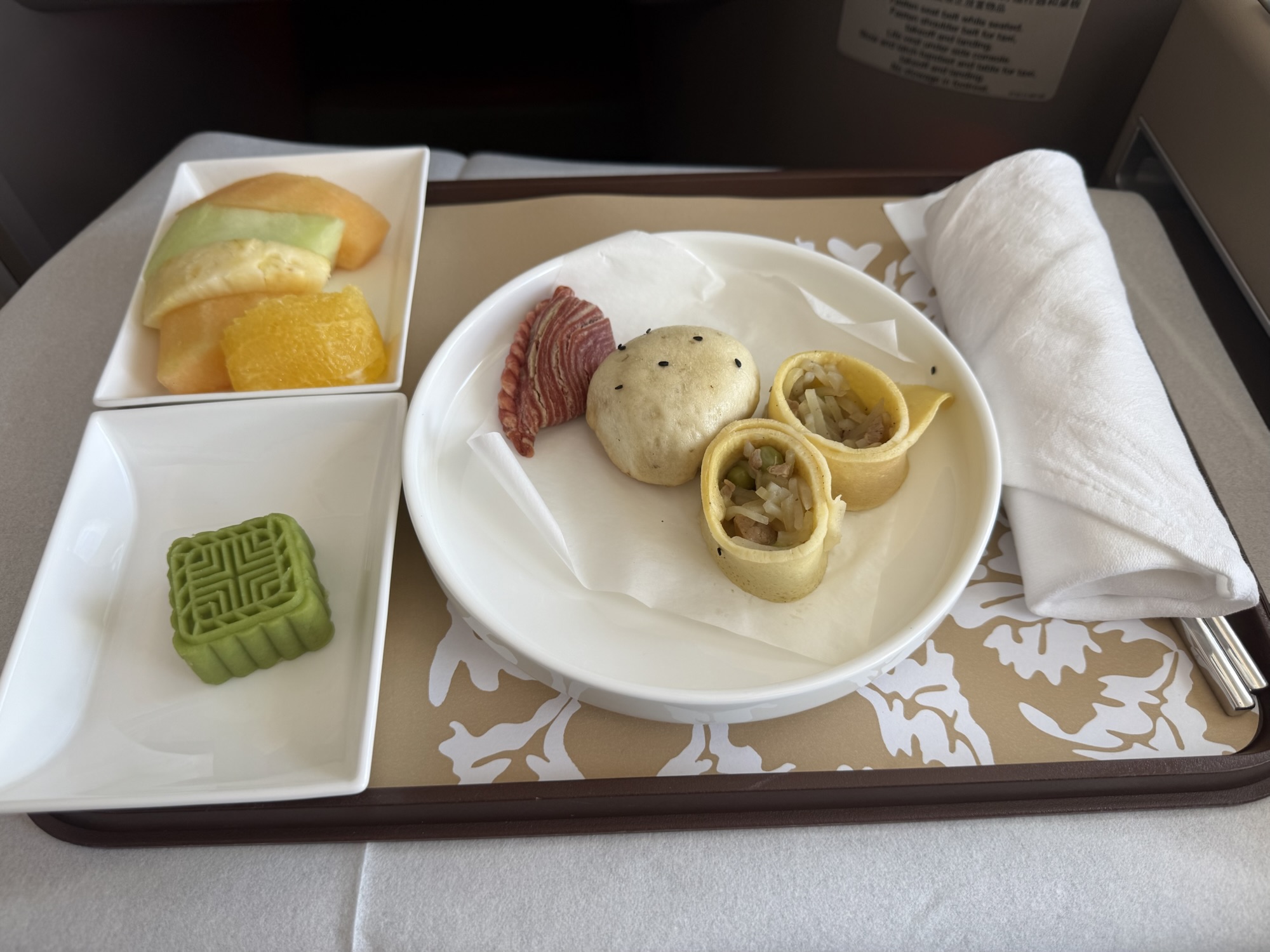 中国東方航空MU523便ビジネスクラスの点心を中心とした機内食