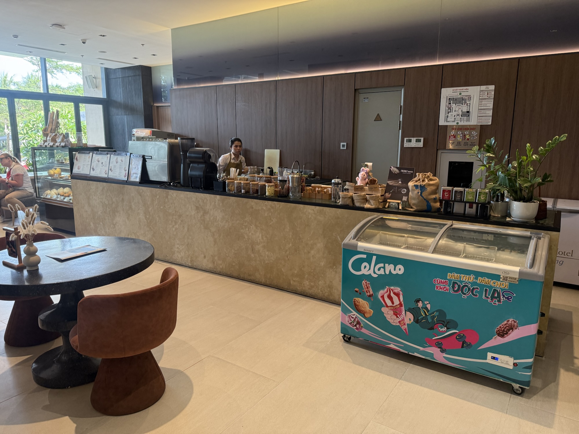 プリンスホテル ダナン1階のJOMO Café