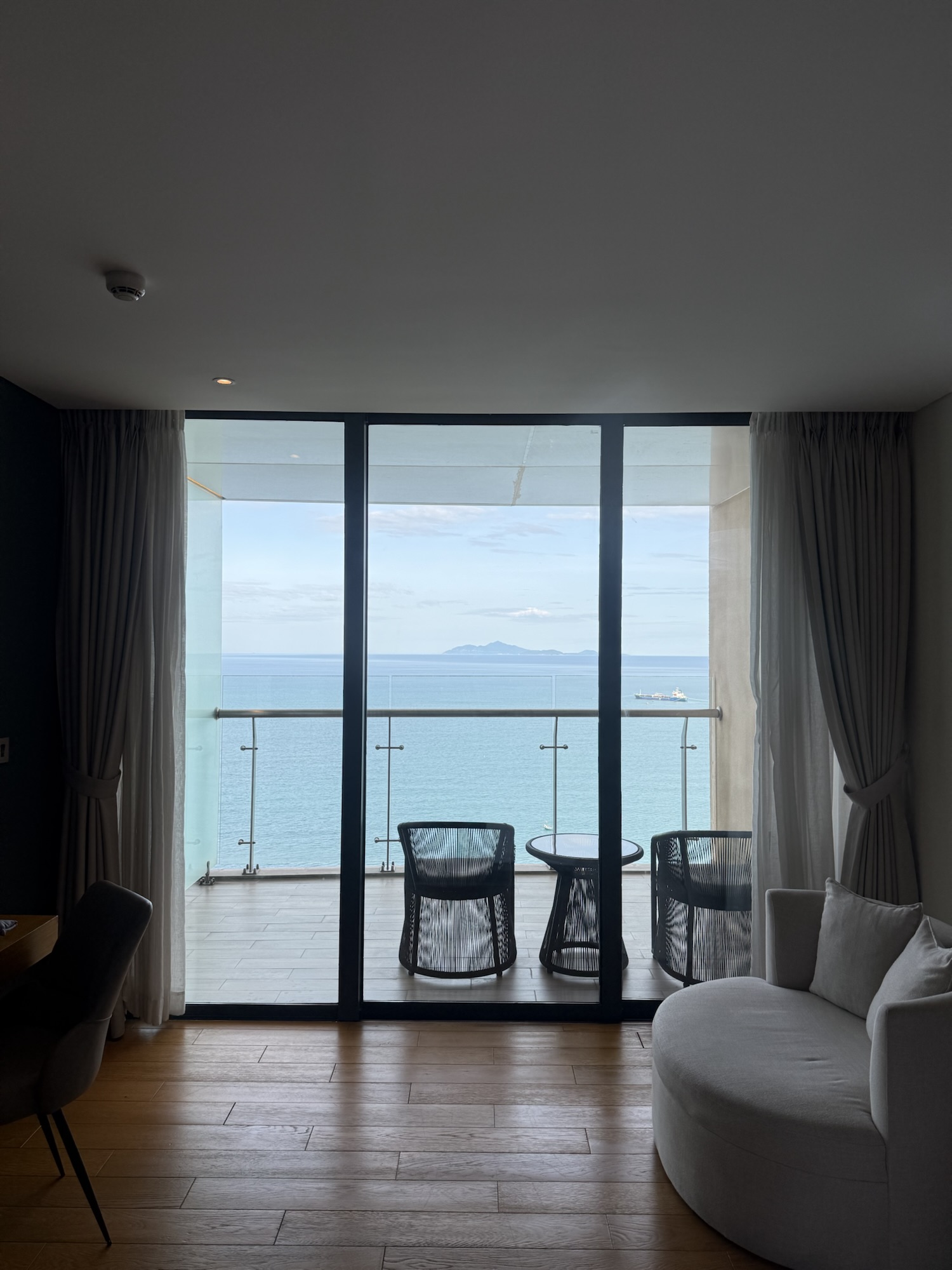 Superior King Ocean Viewの客室から見える海