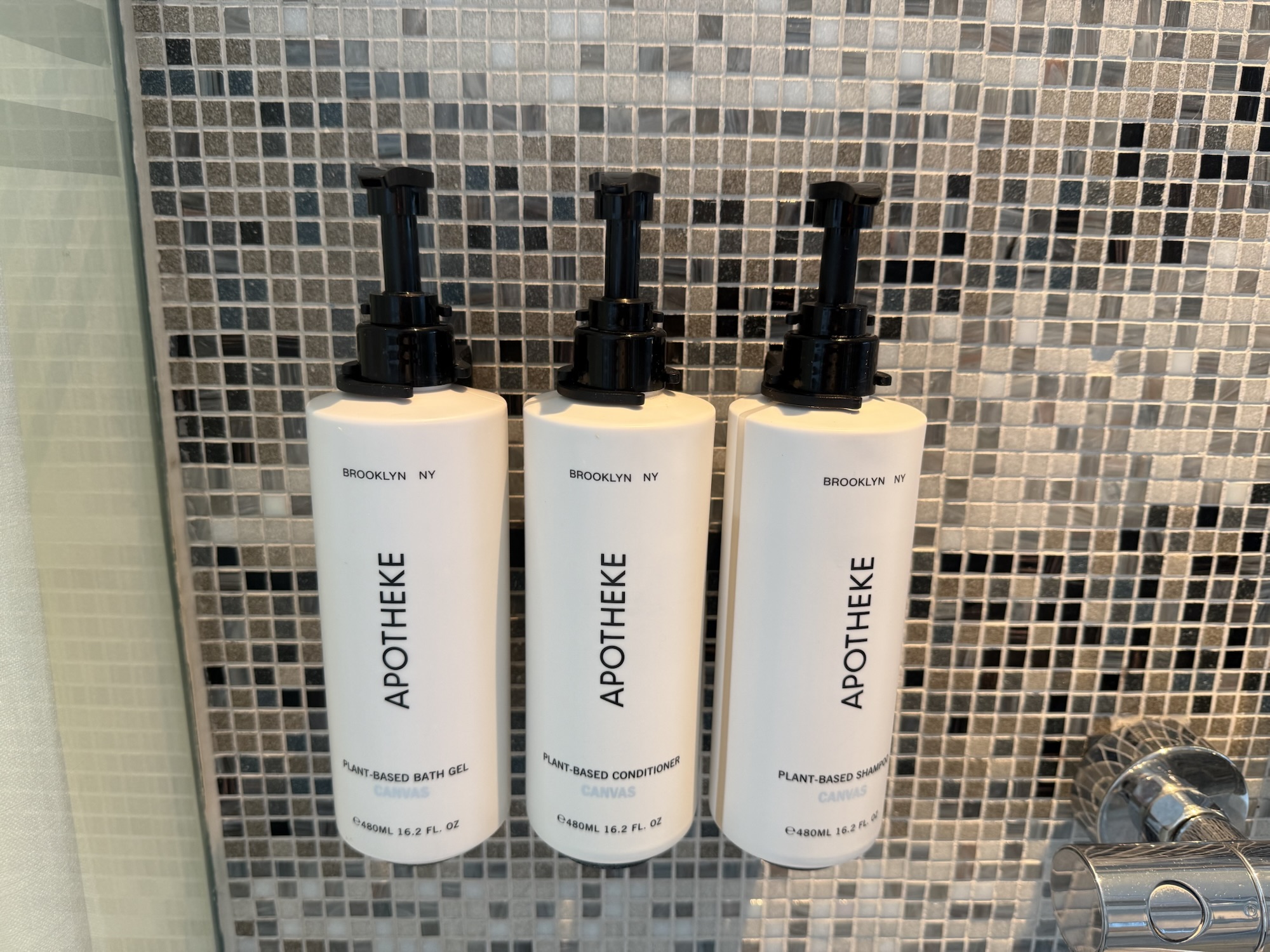 APOTHEKEのバスアメニティ