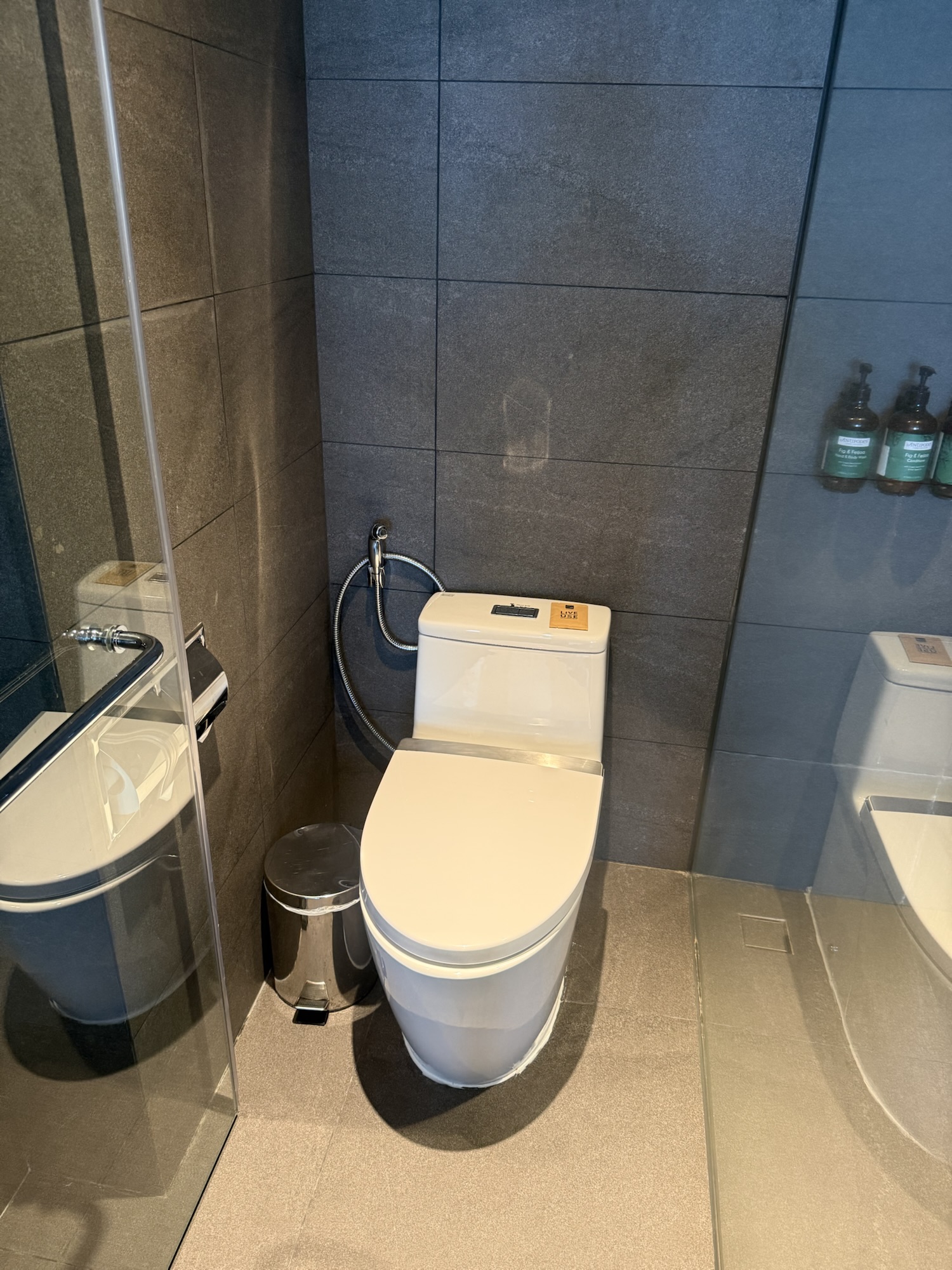 プレミアムリバービュー客室のトイレ