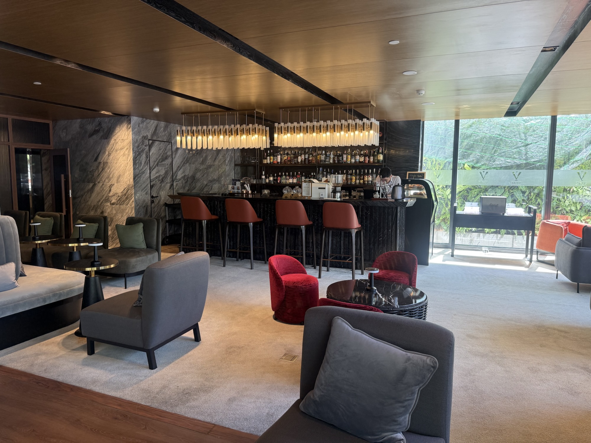 Crowne Plaza Danang City CentreのVibe Lounge & Bar