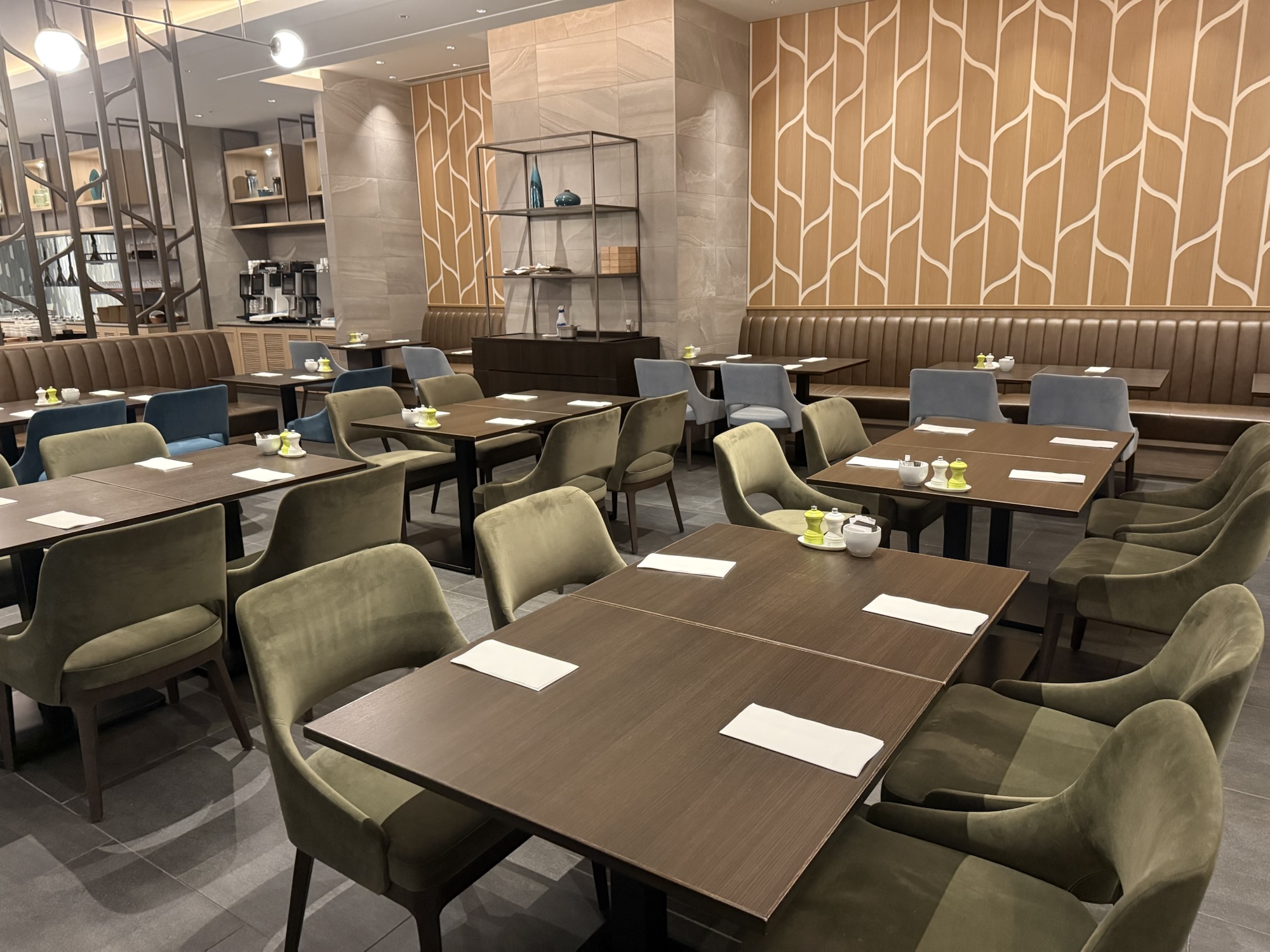 ダブルツリーbyヒルトン富山の朝食会場